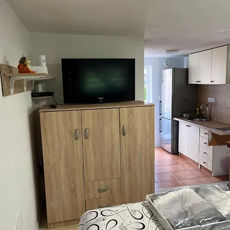 Apartament Meadow Tranquil With Evergreen Garden -