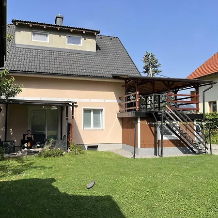 Apartment Meadow Tranquil With Evergreen Garden - Zirovnica