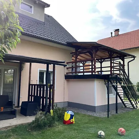 Meadow Tranquil With Evergreen Garden - Apartament Zirovnica