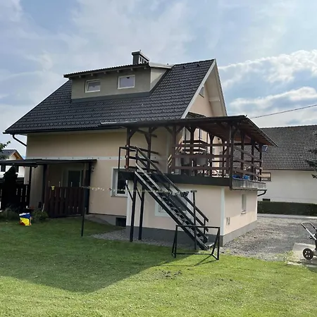 Meadow Tranquil With Evergreen Garden - Apartament *