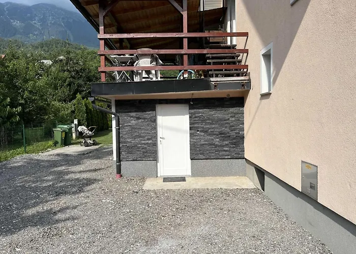 Meadow Tranquil With Evergreen Garden - דירה *