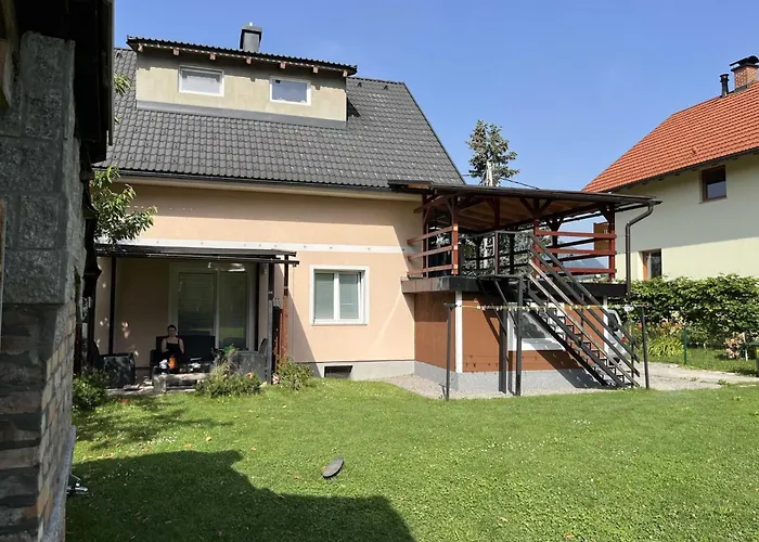 Apartman Meadow Tranquil With Evergreen Garden - Žirovnica